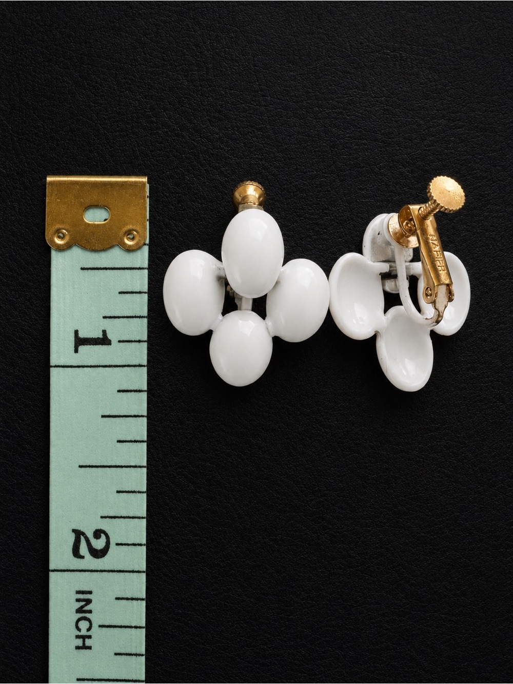 Vintage Signed Napier White Enamel Necklace & Clip-On Earring Set Gold Tone - Picture 6 of 7